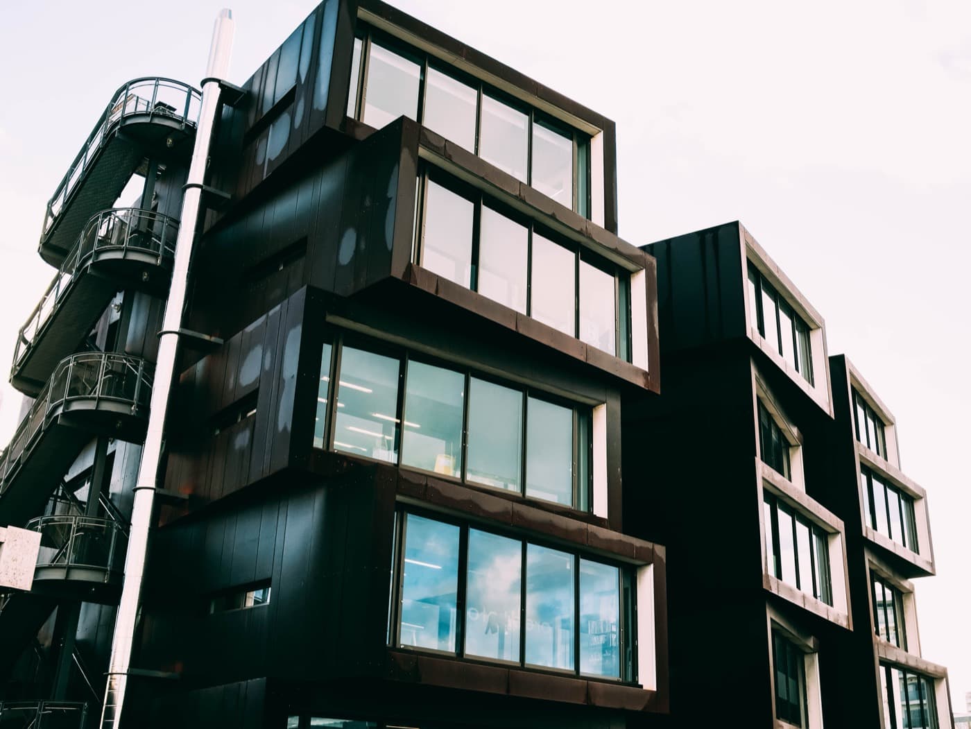 Levent bölgesinde cam cepheli iş merkezi